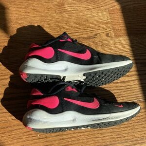 Nike Revolution 7 Sneakers / Running Shoes